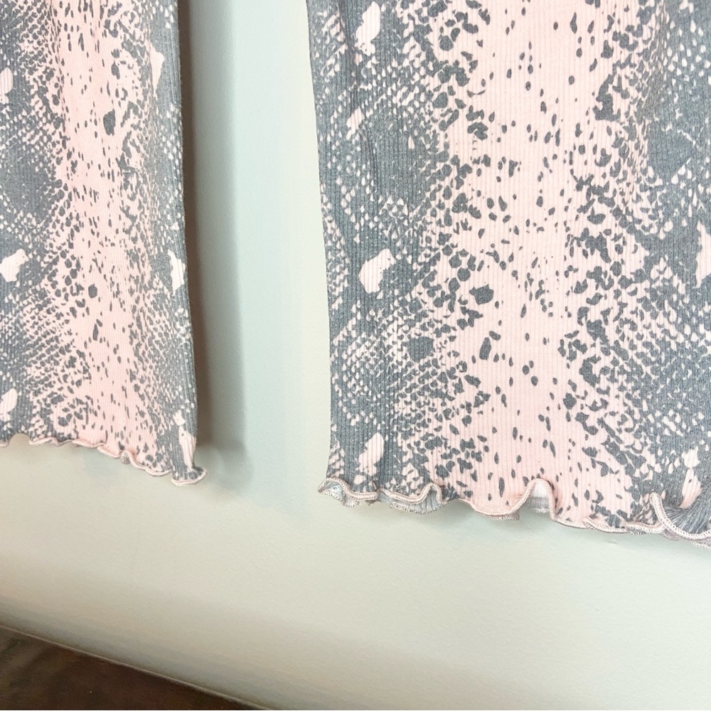 Wildfox Pink Python Delia Cropped Pants Pink Gray… - image 5